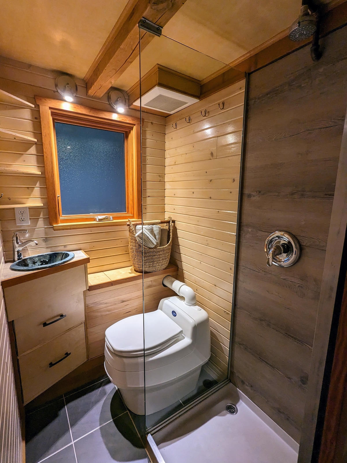 Preview of Full bathroom